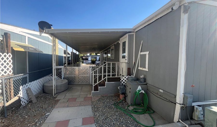 20683 Waalew Rd B5, Apple Valley, CA 92307 - 3 Beds, 2 Bath