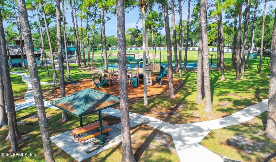 553 DAVID St, Atlantic Beach, FL 32233 - 2 Beds, 1 Bath