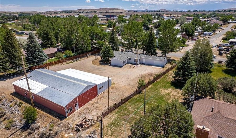 2707 E Ave, Cody, WY 82414 - 3 Beds, 2 Bath