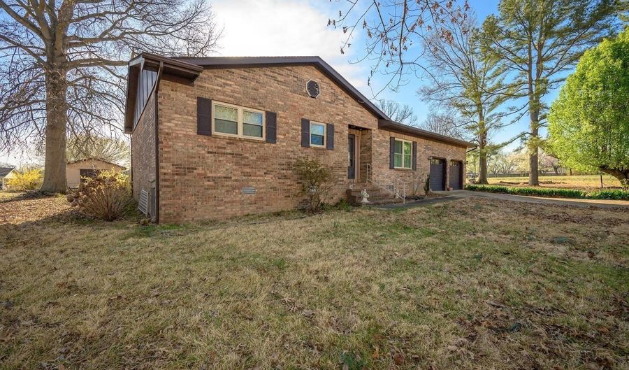 10 Welch Ln, Batesville, AR 72501 - 3 Beds, 2 Bath