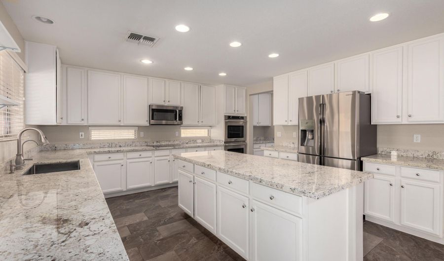 4122 E PALM BEACH Dr, Chandler, AZ 85249 - 4 Beds, 4 Bath