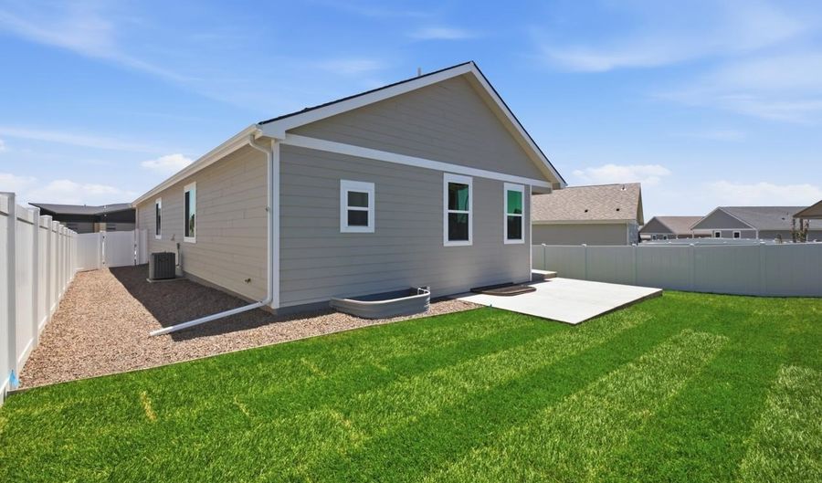 4061 SADDLEBACK Ln, Cheyenne, WY 82001 - 3 Beds, 2 Bath