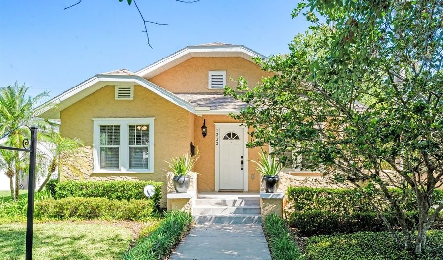 1333 W YALE St, Orlando, FL 32804 - 3 Beds, 3 Bath