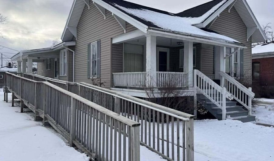 124 W Miller St, Alpena, MI 49707 - 3 Beds, 1 Bath