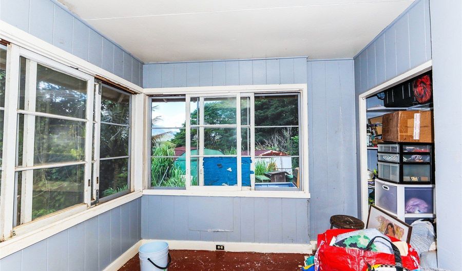 47-270 Ahuimanu Rd, Kaneohe, HI 96744 - 12 Beds, 5 Bath