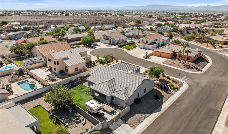 3772 Tomahawk Ln, Bullhead City, AZ 86442 - 5 Beds, 3 Bath
