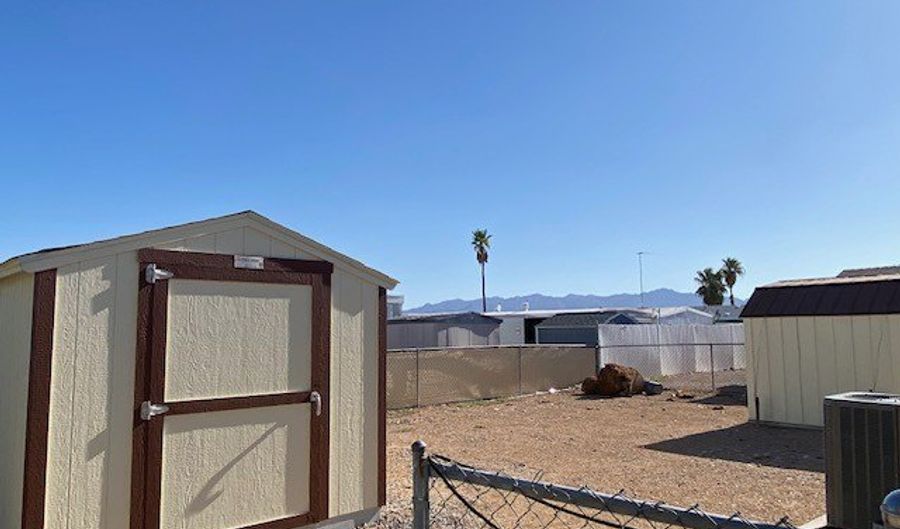 954 Roadrunner Dr, Bullhead City, AZ 86442 - 3 Beds, 2 Bath