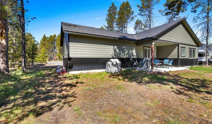28 White Fir Loop, Donnelly, ID 83615 - 3 Beds, 2 Bath