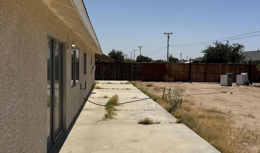 20245 Hacienda Blvd, California City, CA 93505 - 3 Beds, 2 Bath