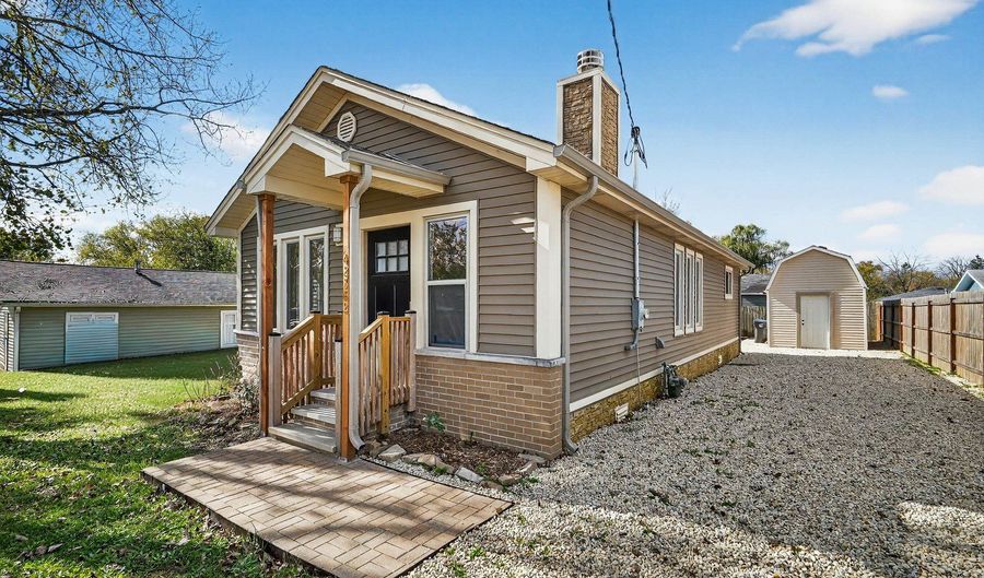 42362 N Poplar St, Antioch, IL 60002 - 1 Beds, 1 Bath