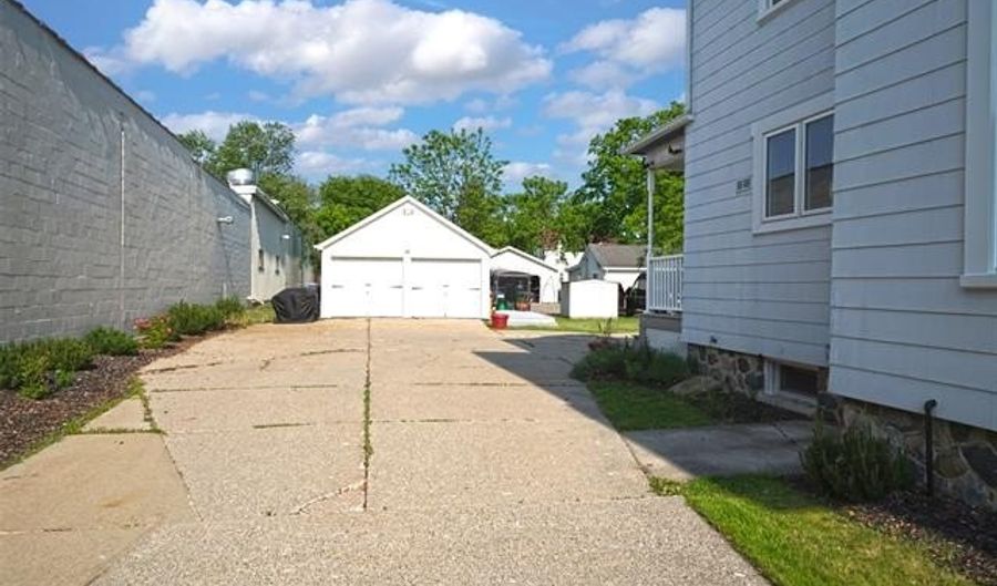 74054 Church St, Armada, MI 48005 - 4 Beds, 2 Bath