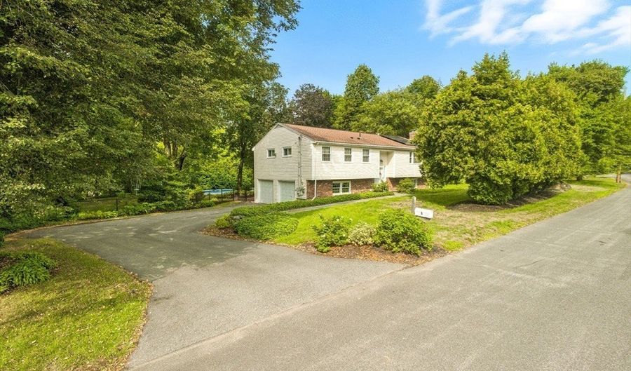 5 Brookside Cir, Acton, MA 01720 - 3 Beds, 3 Bath