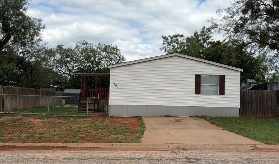 1101 Plaza St, Abilene, TX 79603 - 3 Beds, 2 Bath