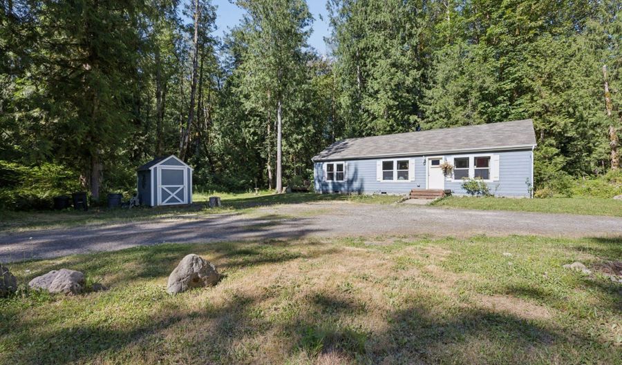 66295 E CRYSTAL CREEK Rd, Brightwood, OR 97011 - 3 Beds, 2 Bath
