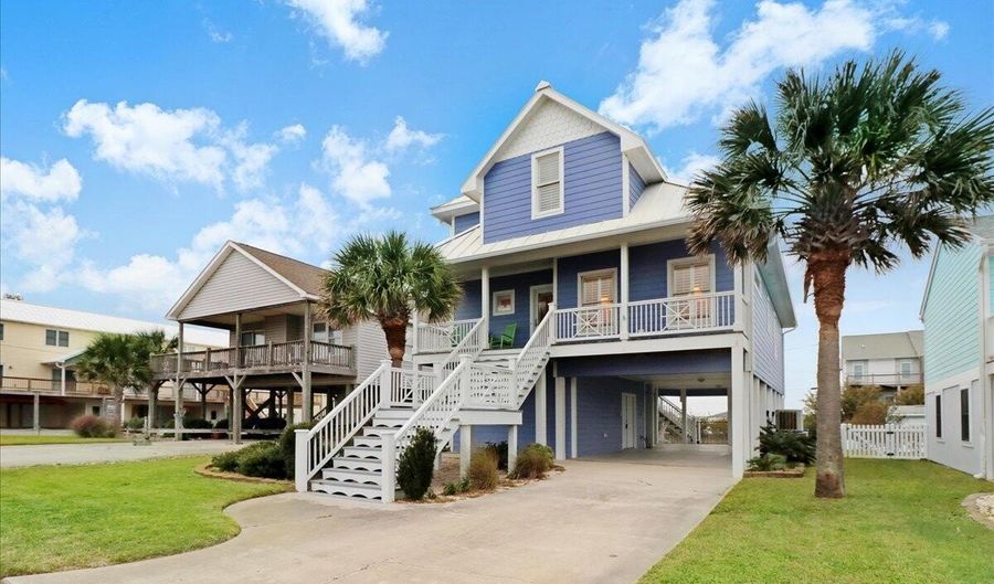 203 E Terminal Blvd, Atlantic Beach, NC 28512 - 3 Beds, 3 Bath