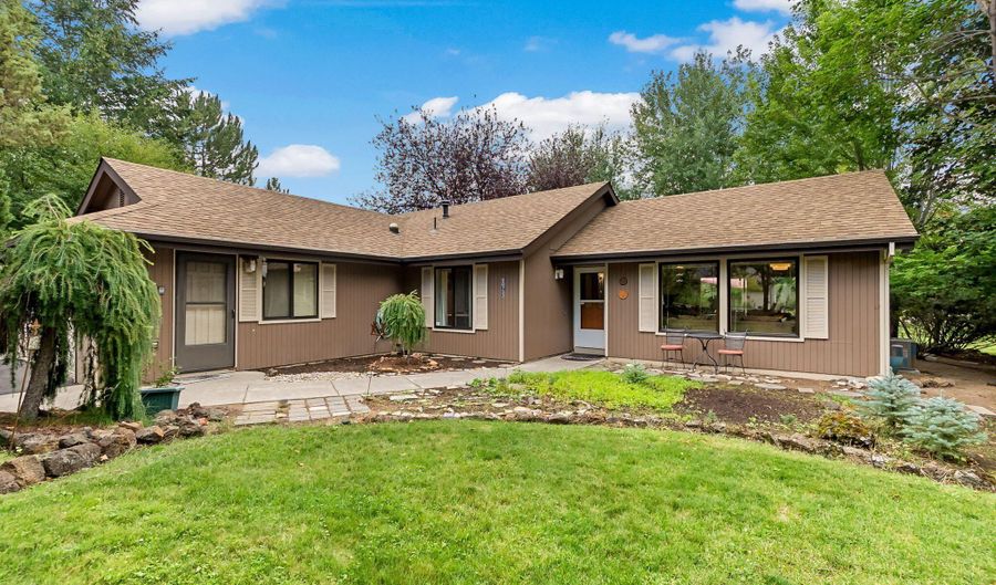 20753 Will Scarlet Ln, Bend, OR 97702 - 3 Beds, 2 Bath