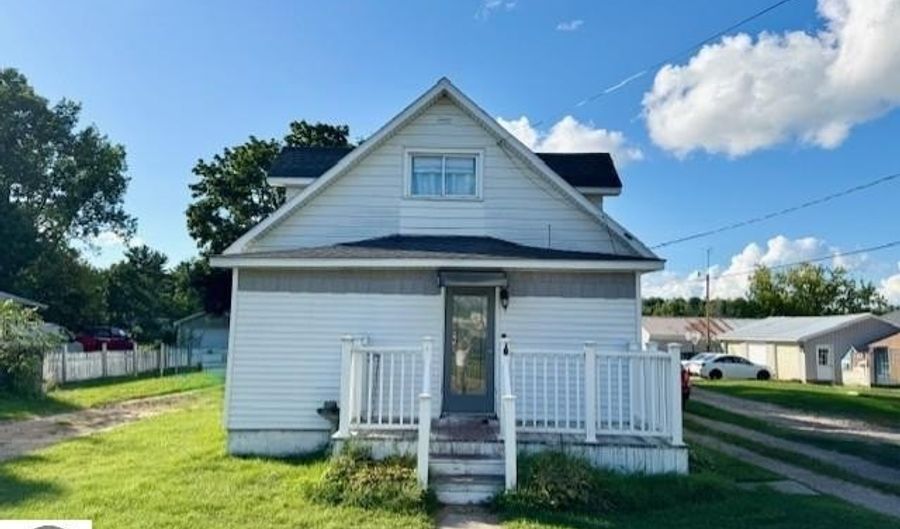 1016 Michigan Ave, St. Louis, MI 48880 - 3 Beds, 2 Bath