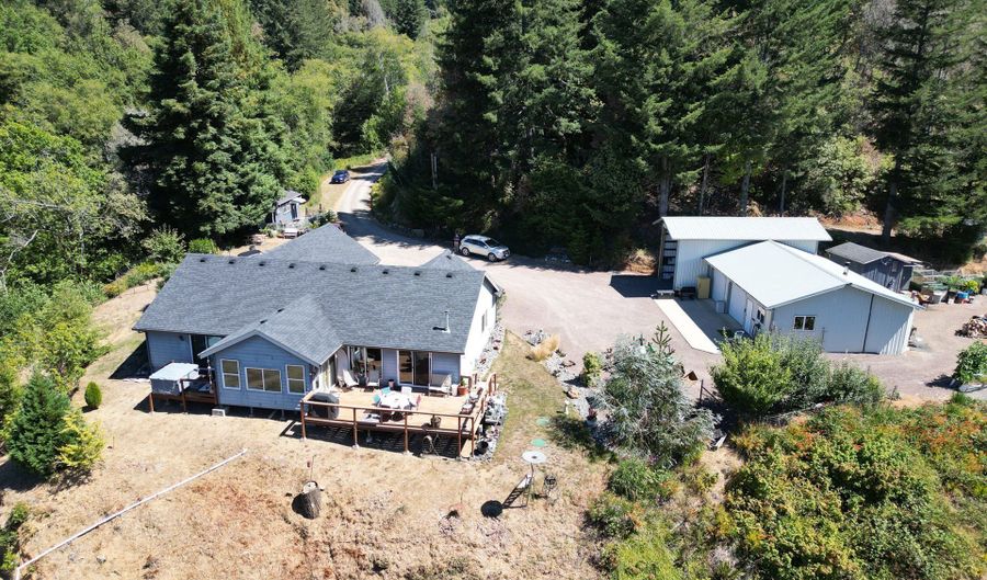 97168 HENDERSON Rd, Brookings, OR 97415 - 2 Beds, 2 Bath