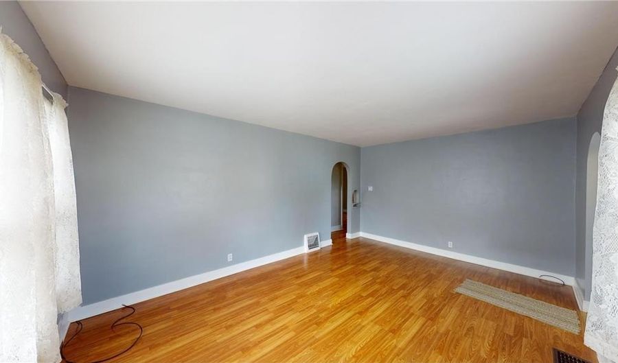 417 Columbus Ave, Albert Lea, MN 56007 - 3 Beds, 2 Bath