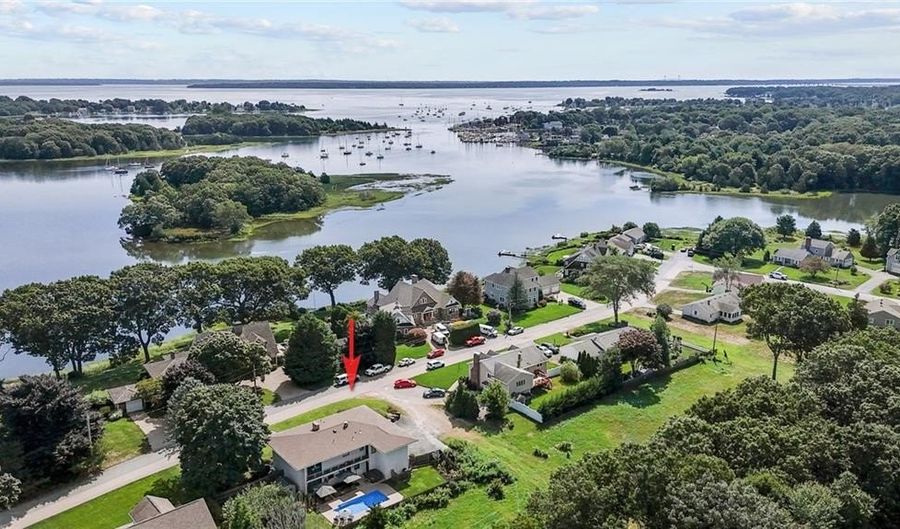 96 Roger Williams Dr, North Kingstown, RI 02852 - 3 Beds, 3 Bath