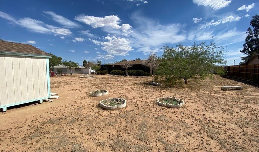 22764 Powhatan Rd, Apple Valley, CA 92308 - 3 Beds, 2 Bath