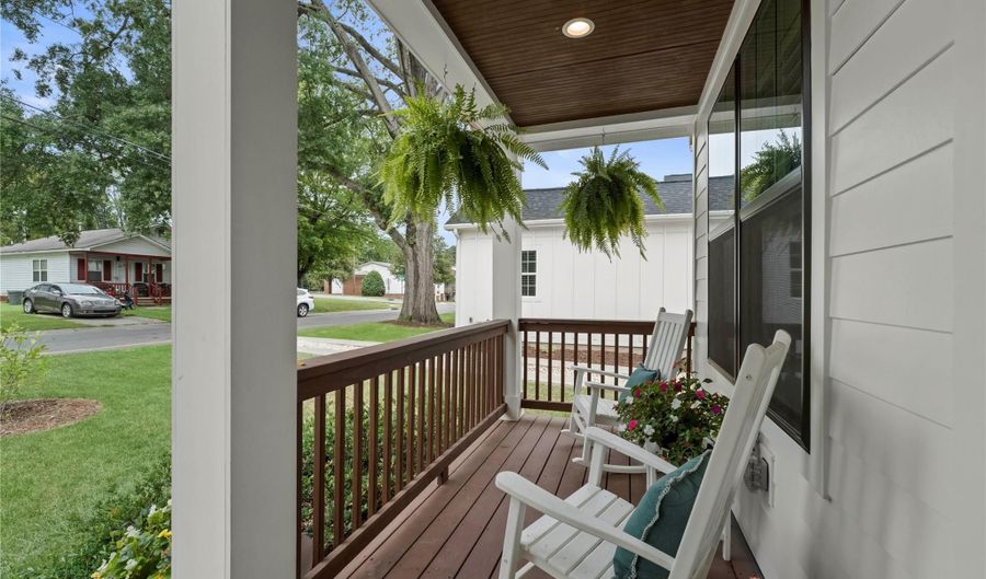 1216 Pamlico St, Charlotte, NC 28205 - 4 Beds, 3 Bath
