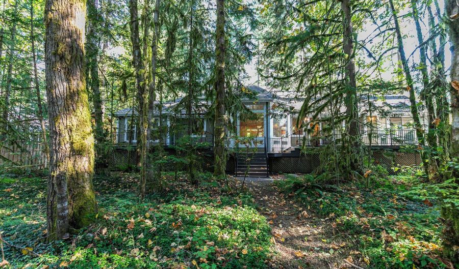 61841 E SALMON St, Brightwood, OR 97011 - 3 Beds, 3 Bath