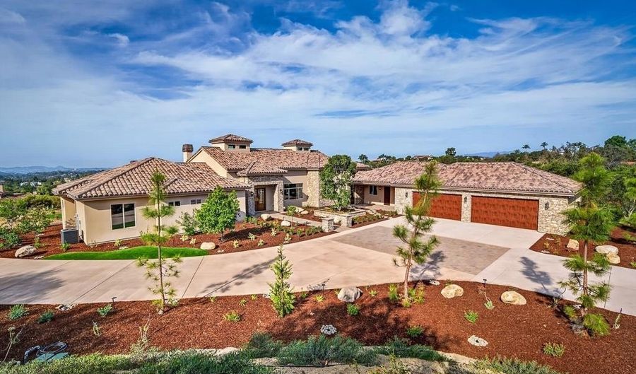 3066 Via Montevina, Fallbrook, CA 92028 - 4 Beds, 5 Bath
