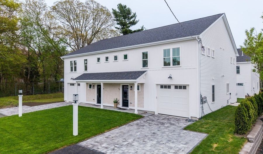 14 Hayes St 1, Acushnet, MA 02743 - 3 Beds, 3 Bath