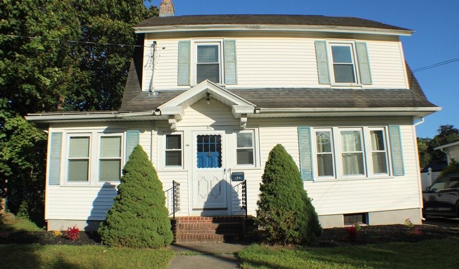 51 Reed St, Agawam, MA 01001 - 3 Beds, 2 Bath