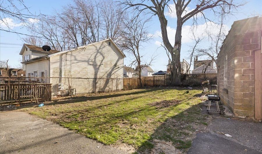 45-51 Cowles St 45, Bridgeport, CT 06607 - 3 Beds, 1 Bath