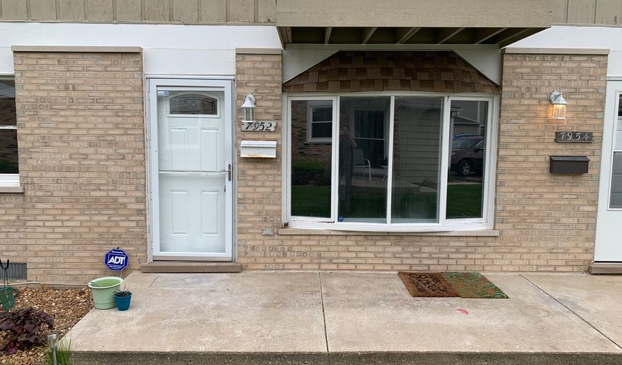 7952 163rd Ct 7952, Tinley Park, IL 60477 - 2 Beds, 1 Bath