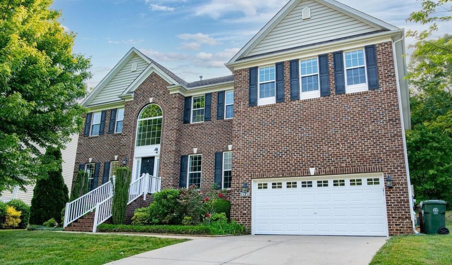 8620 Forester Ln, Apex, NC 27539 - 5 Beds, 4 Bath