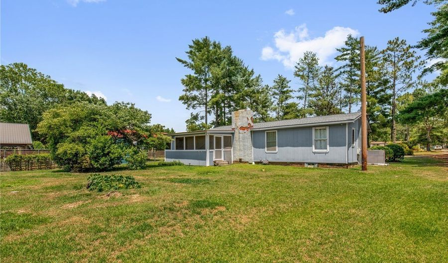 157 Flat Rock Ln, Aberdeen, NC 28315 - 3 Beds, 2 Bath