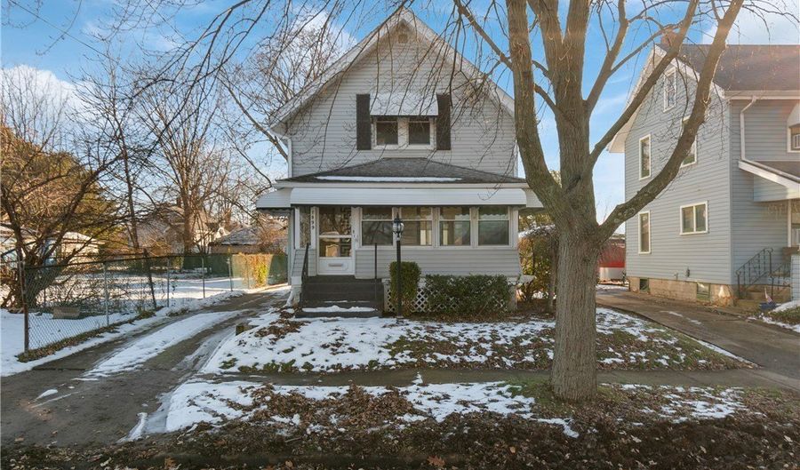 1899 16th St SW, Akron, OH 44314 - 2 Beds, 1 Bath