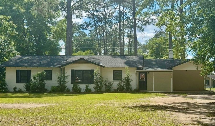 1209 Tallahassee Hwy, Bainbridge, GA 39819 - 4 Beds, 2 Bath