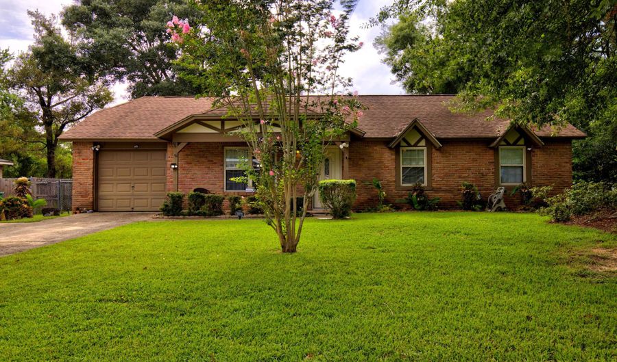 7604 Marathon Dr, Biloxi, MS 39532 - 4 Beds, 2 Bath