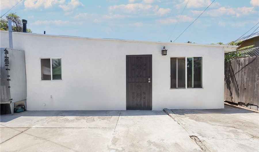 2133 E Lucien St, Compton, CA 90222 - 5 Beds, 2 Bath