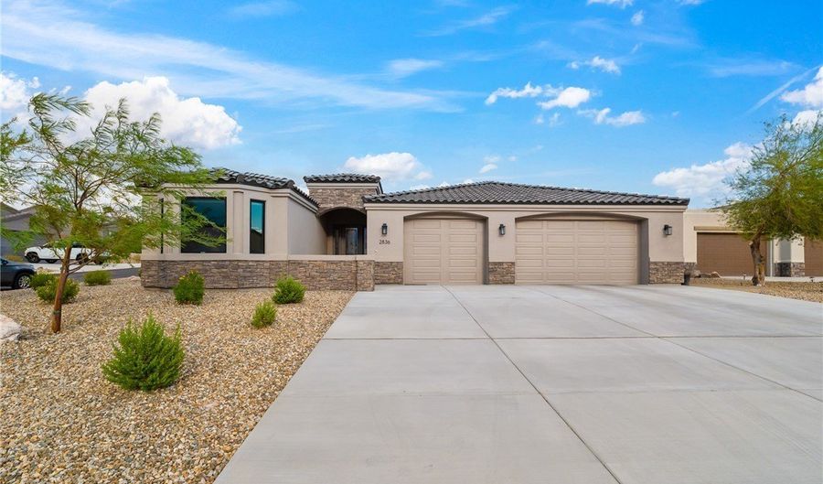 2836 Steamboat Dr, Bullhead City, AZ 86429 - 3 Beds, 2 Bath