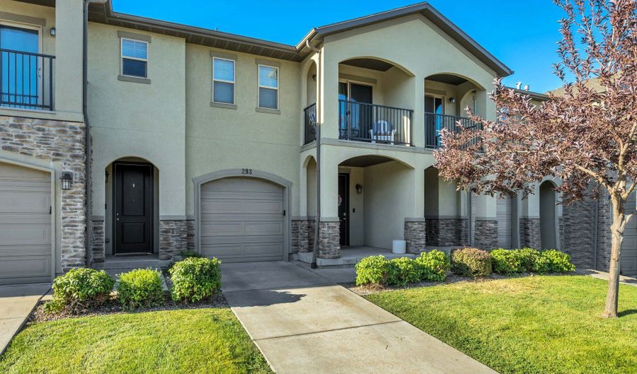 293 W 710 N, Centerville, UT 84014 - 3 Beds, 3 Bath