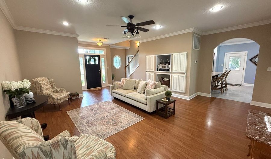 827 Plantation Dr, Adel, GA 31620 - 3 Beds, 2 Bath