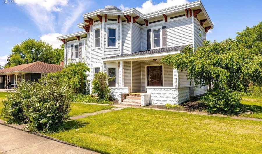 30 Seneca St, Attica, OH 44807 - 4 Beds, 2 Bath