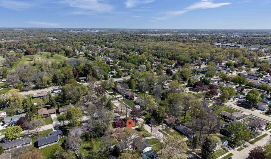 2207 S GLADYS Ave, Appleton, WI 54915 - 3 Beds, 3 Bath