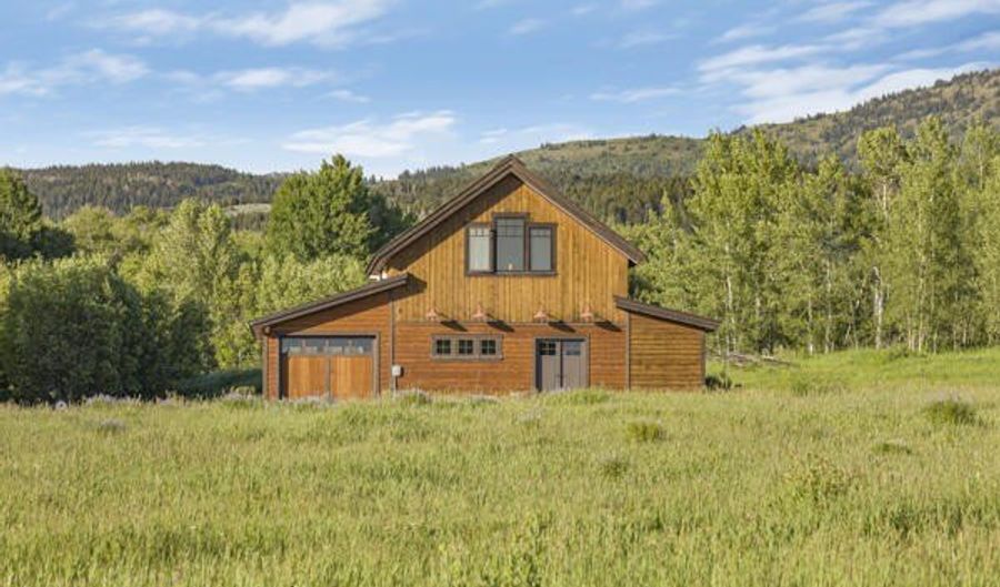 2780 N BLACK SHEEP FARM Rd, Alta, WY 83414 - 2 Beds, 2 Bath