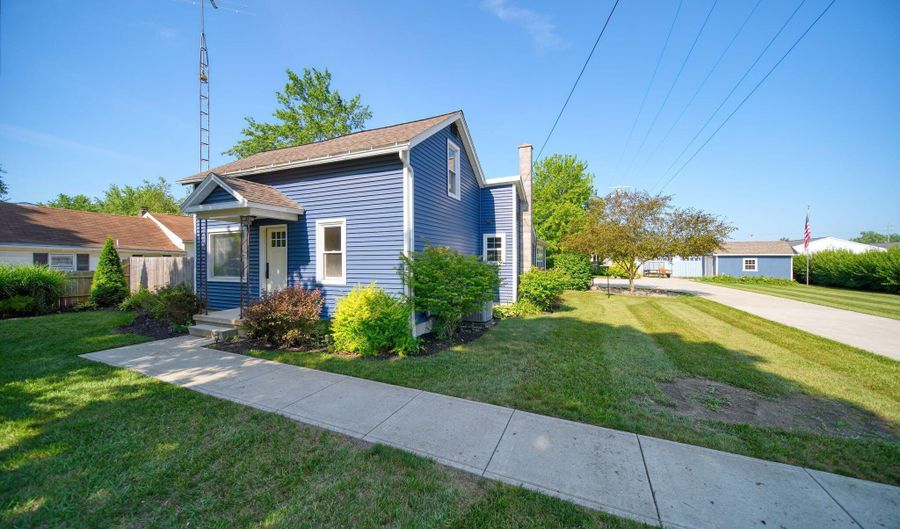 800 Bradish St, Adrian, MI 49221 - 3 Beds, 2 Bath