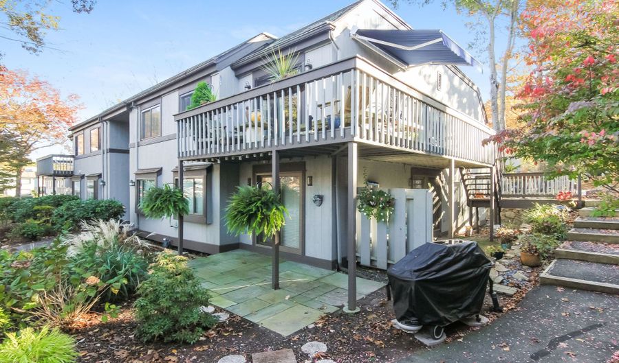 11 Harbour Vlg B, Branford, CT 06405 - 2 Beds, 2 Bath