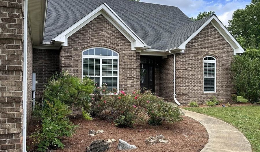 240 Cross Creek Ct, Alvaton, KY 42122 - 4 Beds, 3 Bath