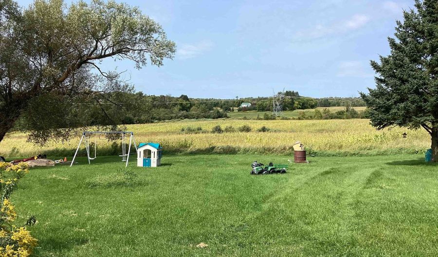 236934 EAU CLAIRE RIVER Rd, Aniwa, WI 54408 - 5 Beds, 3 Bath