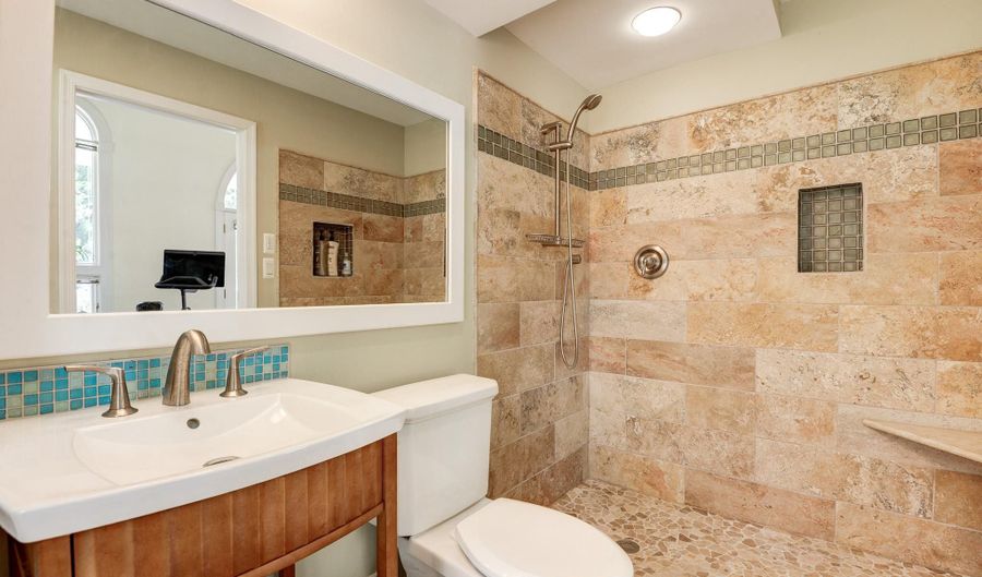 11501 SKIPWITH Ln, Potomac, MD 20854 - 5 Beds, 8 Bath