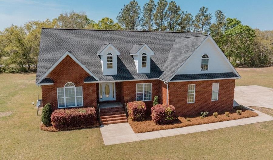 83 Gabriel Ln, Baxley, GA 31513 - 4 Beds, 3 Bath